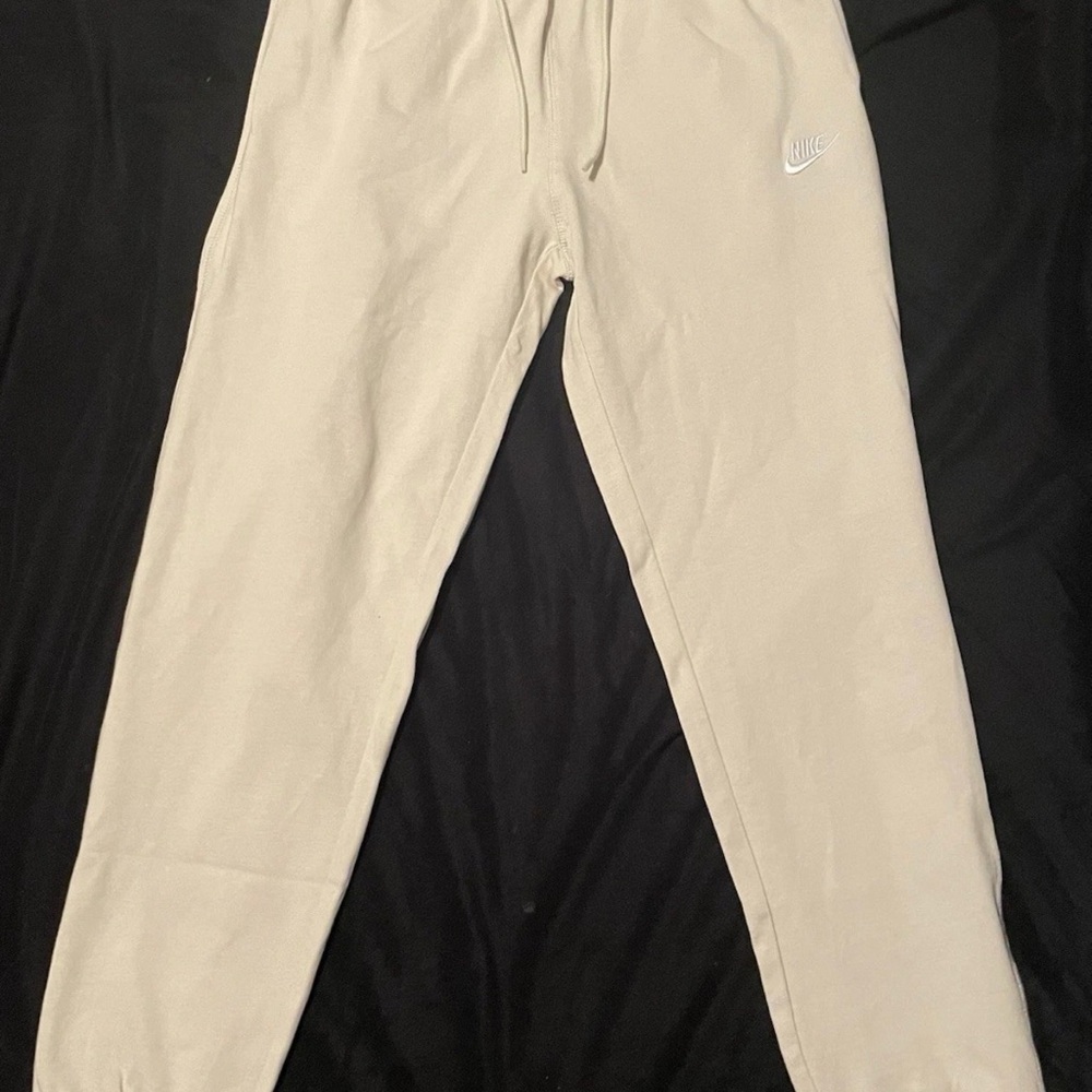 Nike Men's Beige Jogger Pants Elastic Waist Pockets Size XL FQ4330-229 - Picture 4 of 5